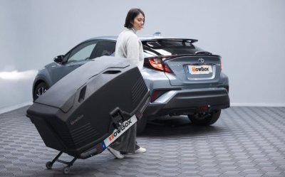 TOWBOX ALPHA BLACK Box m/rampe 330 liter