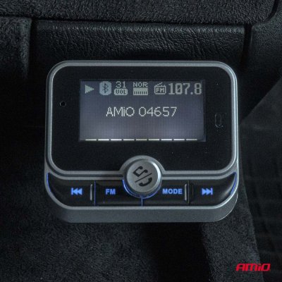 Bil FM-transmitter med fjernbetjening 2×USB-A 12V 24V AMIO-04657