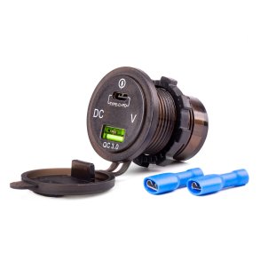 Vandtæt telefonlader med digital voltmeter USB + USB C 12/24V MOD-07