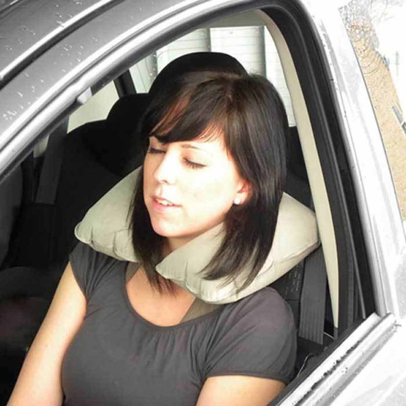 Oppustelig nakkepude